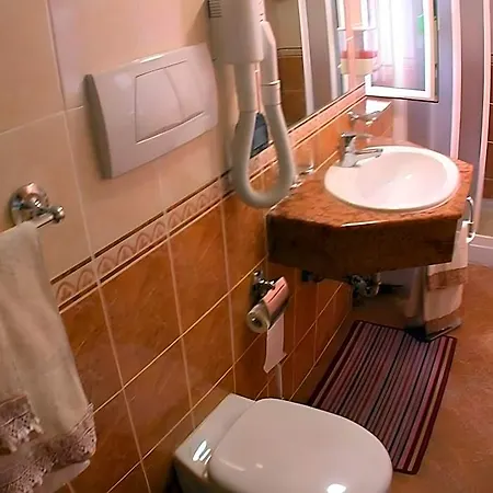 3 Coins Hotel